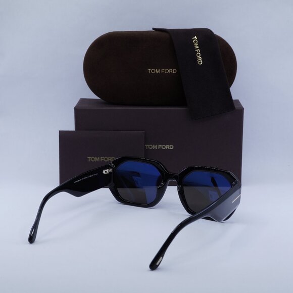 Tom Ford Veronique-02 FT0917 01A Black Rectangle Sunglasses main image 10